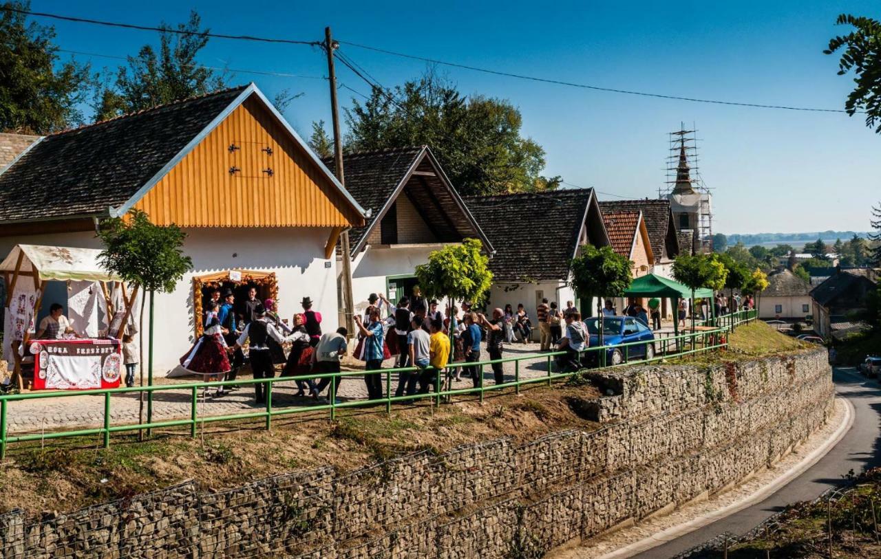 Sobe Na Vinskoj Cesti Zmajevac Διαμέρισμα Εξωτερικό φωτογραφία